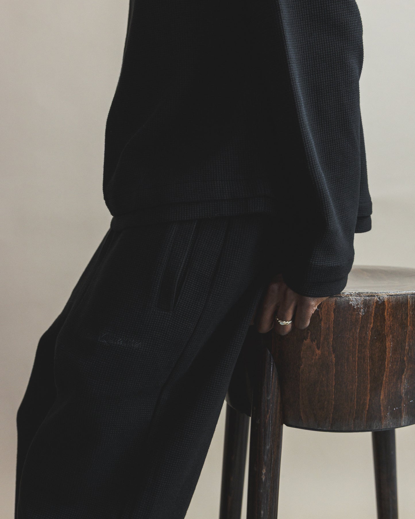 WAFFLE LONGSLEEVE - ONYX BLACK